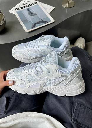 Неймовірні жіночі кросівки adidas astir white білі