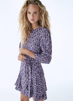 Zara мини платье в цветочный принт с поясом