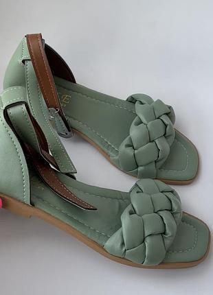 Оливкові босоніжки жіночі