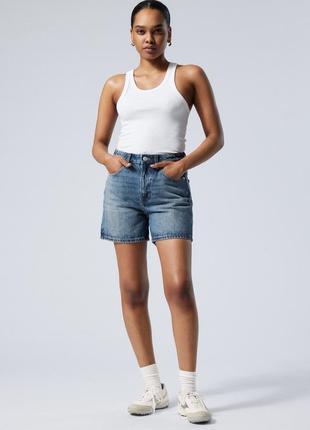 Короткие джинсовые хлопковые шорты weekday eya denim short