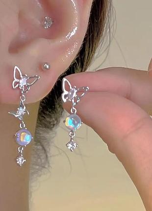 Серьги асимметричные нежные с бабочками