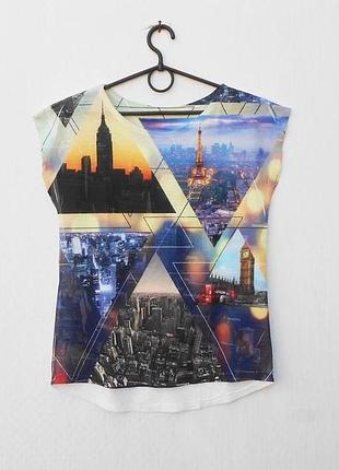 Летняя футболка с рисунком из вискозы