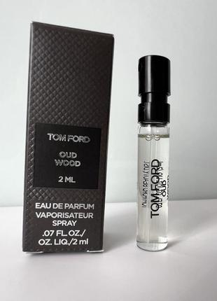 Tom ford oud wood нішевий парфум оригінал 2 ml . стійкість та шлейф гарантовані2 фото