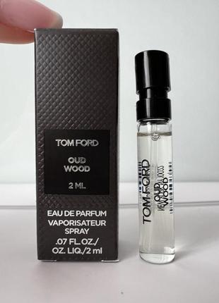 Tom ford oud wood нішевий парфум оригінал 2 ml . стійкість та шлейф гарантовані4 фото