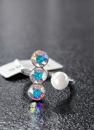 Позолоченное кольцо с кристаллами swarovski и жемчужина
16-17р