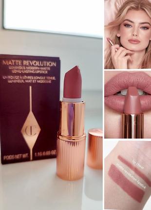 Матовая помада charlotte tilbury matte revolution lipstick pillow talk