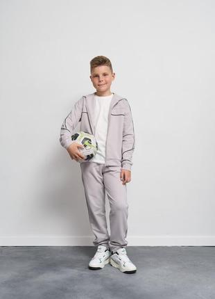 Якісний костюм