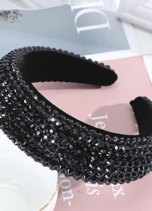 Гарний об'ємний обруч для волосся з великими стразами чорний