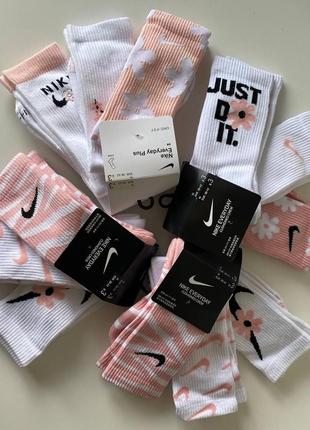Жіночі шкарпетки nike