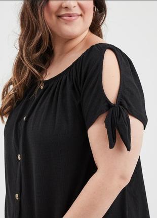 Актуальна блуза на пишні форми