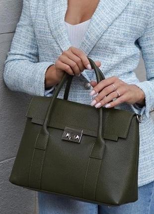 Темно-зеленая сумка кожаная италия среднего размера в натуральной коже