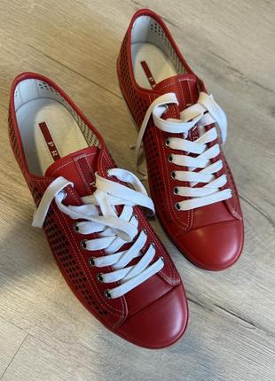 Кеди prada