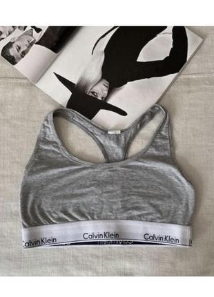 Calvin klein крутий сірий топ