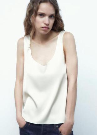 Топ сатиновий молочний asos