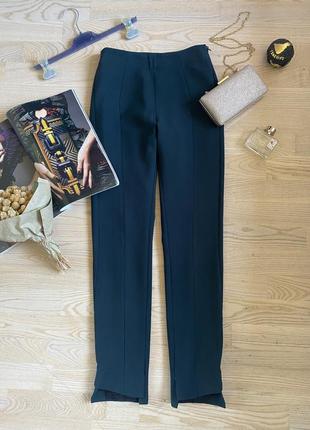 Элегантные базовые брюки из плотной костюмной ткани, италия, размер m