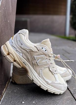 Женские кроссовки new balance 2002r beige3 фото