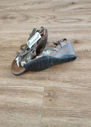 Жіночі босоніжки weinbrenner