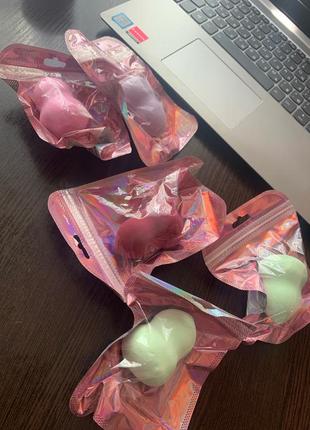 Спонжики для макіяжу