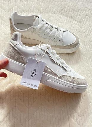Новые кроссовки stradivarius