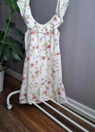 Ніжна квіткова сукня clockhouse