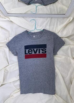 Футболка levi's