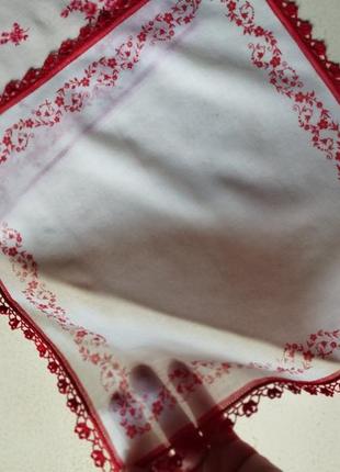 😍 новый белый батистовый платок 31х33 с ярко-красными цветами и кружевом + 1 в подарок😉🎁1 фото