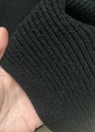 Черное теплое вязаное платье макси с разрезом6 фото