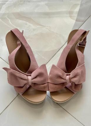 Босоножки замшевые ugg