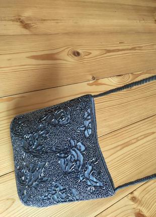 Новичка замечательная атласная сумочка