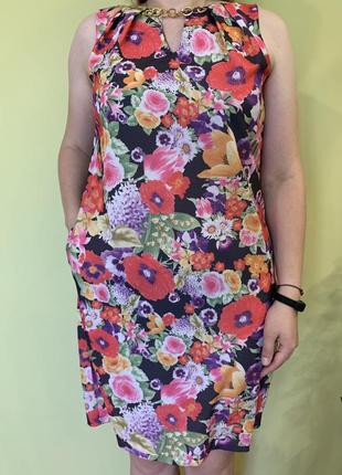 Літня сукня з застібкою-блискавкою