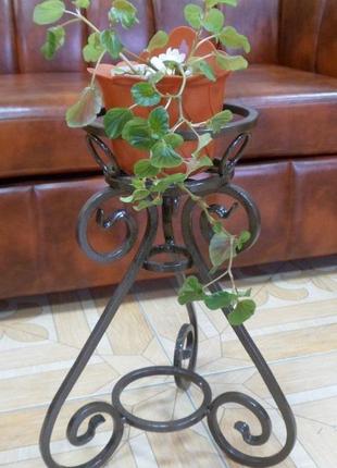 Кованая подставка для цветов моно-2, напольная, под 1 горшок