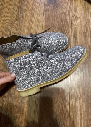 Кожаные дезерты clarks