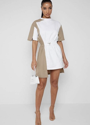 Асиметрична сукня в полосу