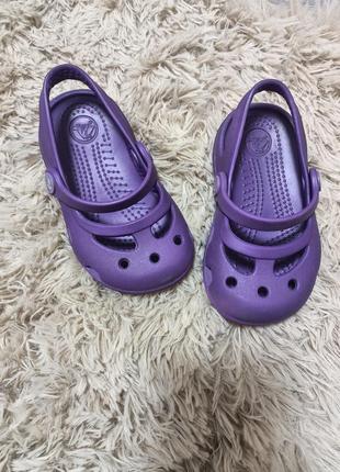 Шльопанці крокси