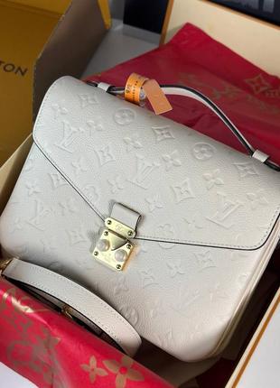 Сумка женская кожаная белая бредовая люкс в стиле louis vuitton  метис