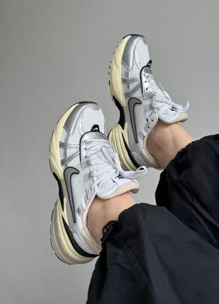 Кроссовки nike runtekk summit white metalic silver