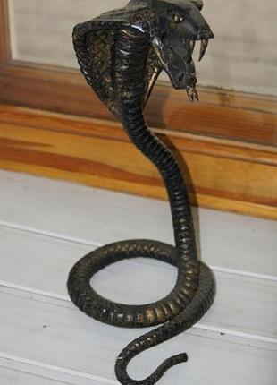 Сувенір-статуетка кобра небезпечна