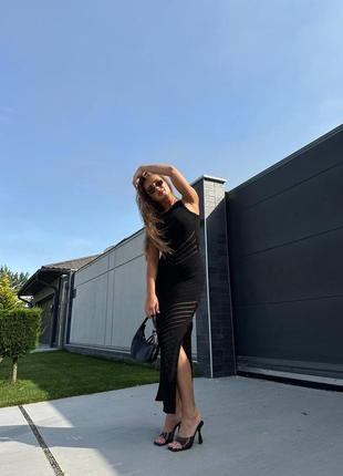 Летнее платье романтичного кроя вязаное