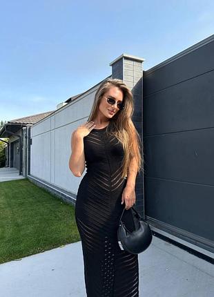 Летнее платье романтичного кроя вязаное