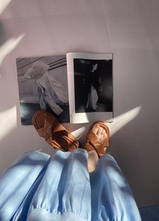 Коричневі босоніжки