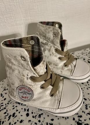 Нові пiнетки-кеди для немовлят