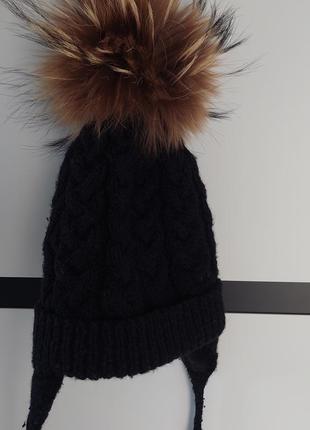 Шапка зимняя с натуральным меховым бумбоном на 2-4 рочки