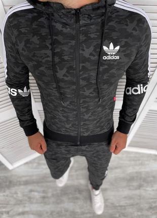 Спортивний костюм adidas