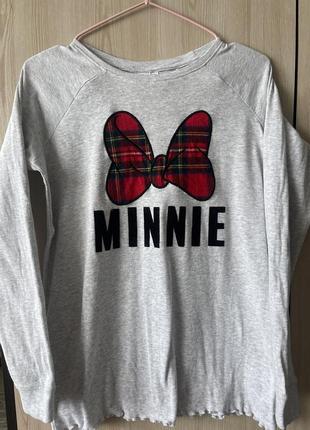 Очень красивая футболка с длинными рукавами