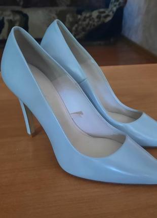 Шикарные туфли-лодочки zara.испания.