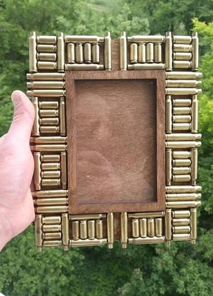 Рамка для фото в военном стиле.