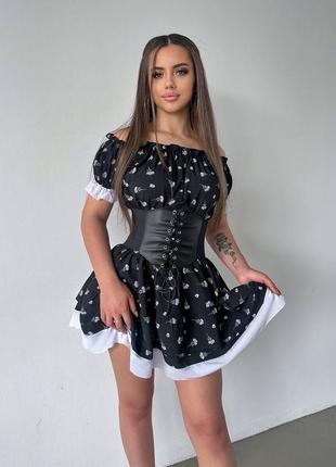 Сукня з корсетом