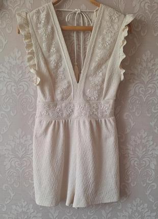 Нежный ромпер с открытой спиной