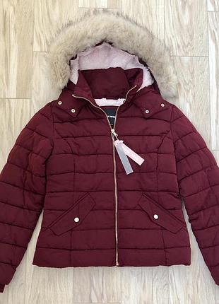 Новая зимняя куртка для девушек.