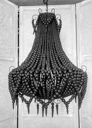 Люстра из деревянных бусин ручной работы